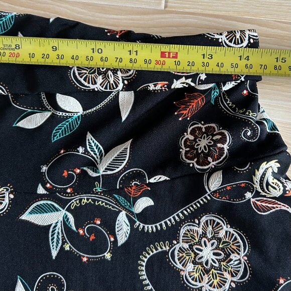 Ashley Blue floral midi A-line skirt lightweight, elastic waist band Size Large - Picture 4 of 6